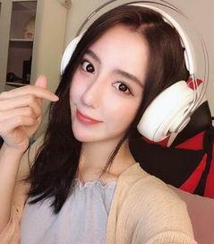 快手女主播舌头舔酒瓶,快手女主播舔酒瓶引发热议